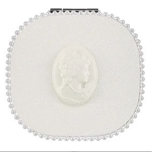 MAC Cosmetics Keepsakes eyeshadow palette LE